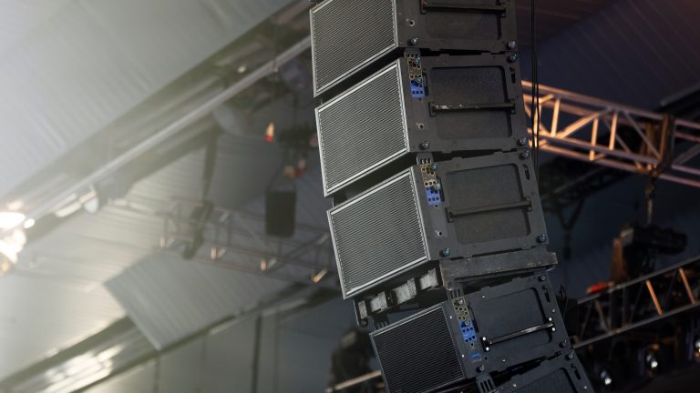 L’importance du matériel de sonorisation en concert : Des basses 18 pouces aux aigus en Line Array